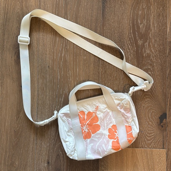 ALOHA Collection Crossbody - Picture 1 of 3